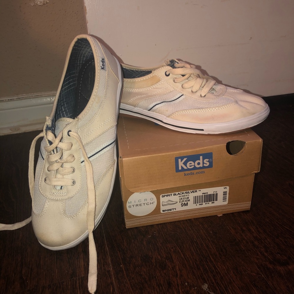 Size 8 1/2 keds